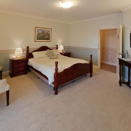 Plumes Boutique Bed & Breakfast Tamworth Extérieur photo