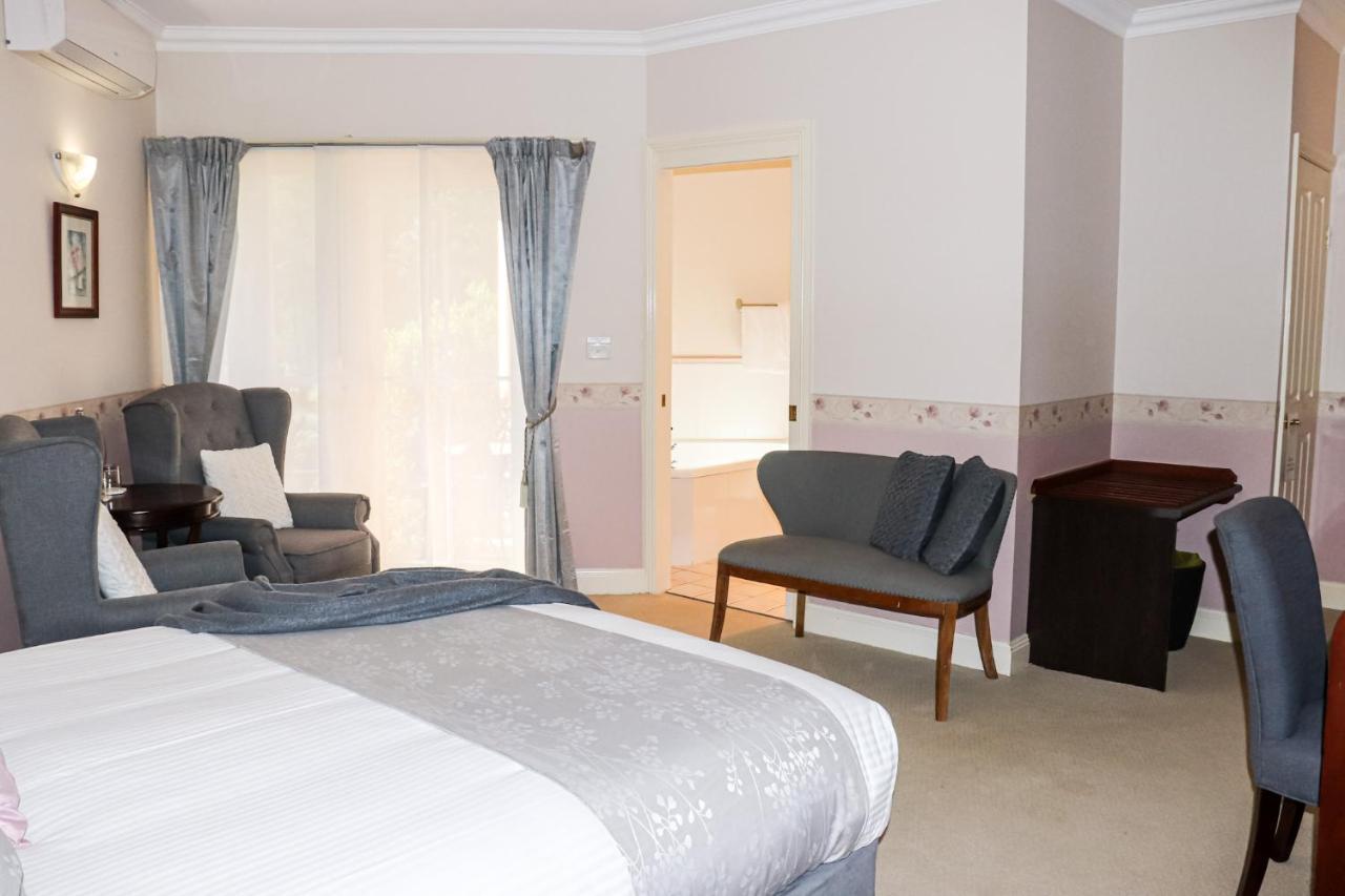 Plumes Boutique Bed & Breakfast Tamworth Extérieur photo