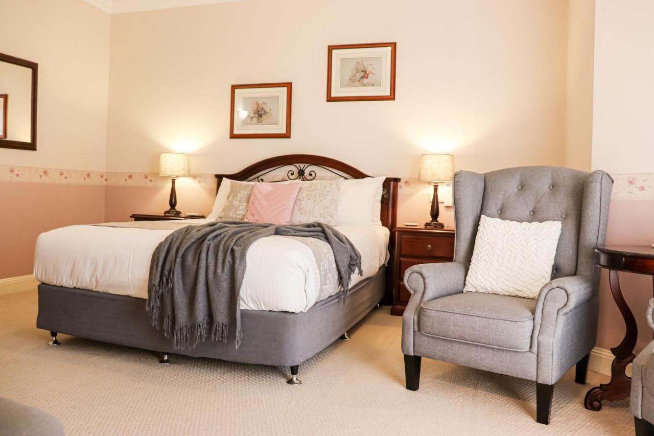 Plumes Boutique Bed & Breakfast Tamworth Extérieur photo