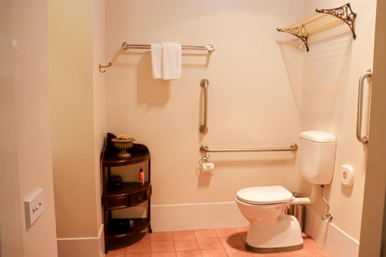 Plumes Boutique Bed & Breakfast Tamworth Extérieur photo